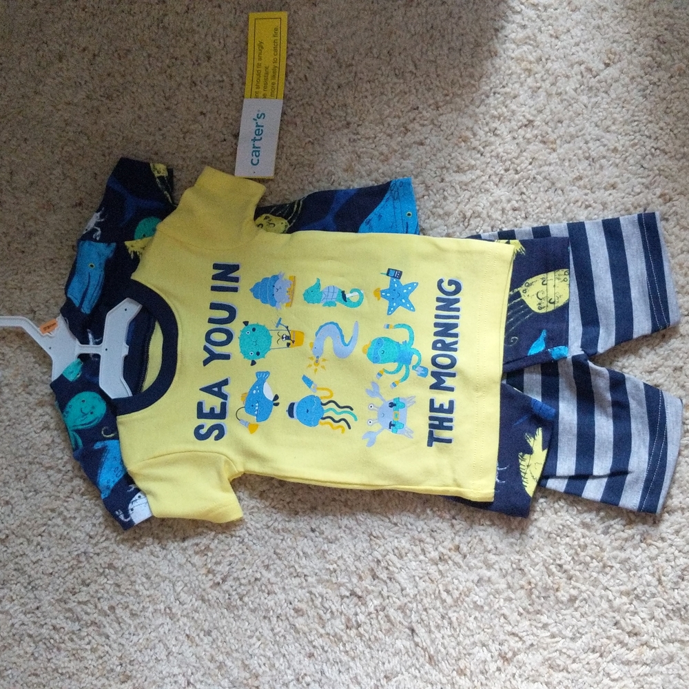 Brand new Carter's 4 piece sleep set/pjs size 12months